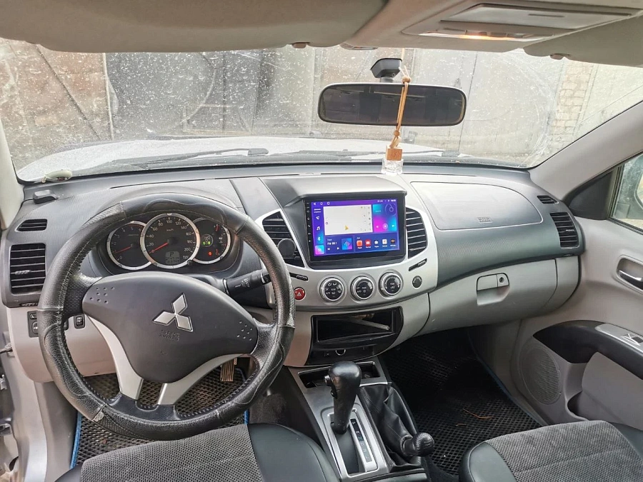 Mitsubishi L200, 2011г., полный привод, автомат
