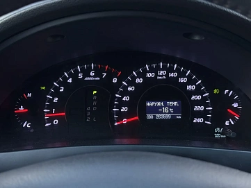Toyota Camry, 2010г, передний привод, автомат