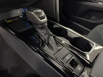 Toyota Camry, 2025г, передний привод, вариатор