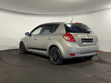 Kia Ceed, 2010г, передний привод, механика