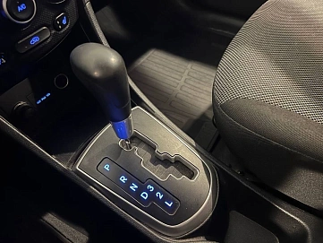 Hyundai Solaris, 2012г, передний привод, автомат