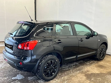 Nissan Qashqai, 2008г, передний привод, механика