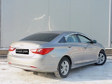 Hyundai Sonata, 2010г, передний привод, автомат