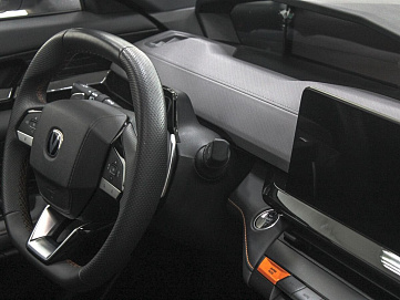 Changan UNI-V, 2023г, передний привод, робот