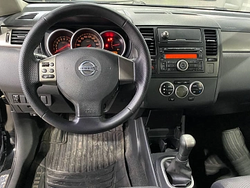 Nissan Tiida, 2008г., передний привод, механика