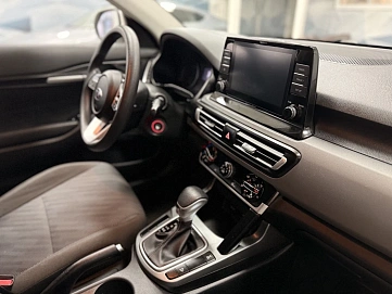 Kia Seltos, 2020г, передний привод, вариатор