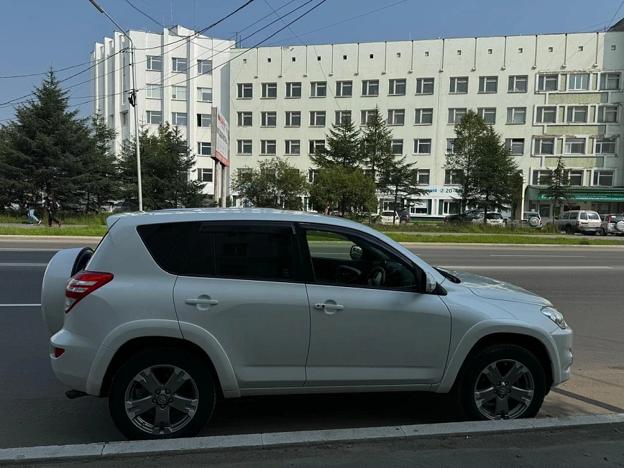 Toyota RAV4, 2011г., полный привод, вариатор