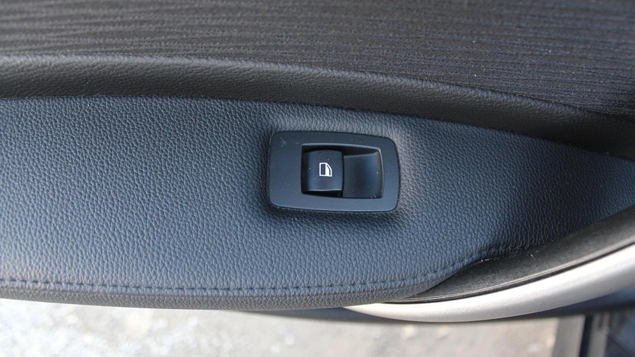 BMW 1 серии, 2008г., передний привод, автомат