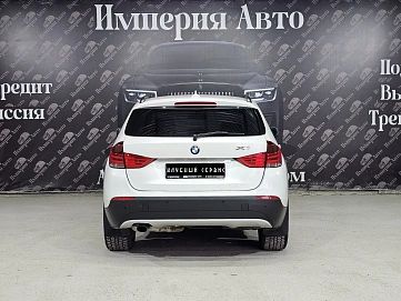 BMW X1, 2012г, задний привод, автомат