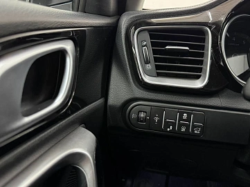 Kia Ceed, 2021г, передний привод, робот