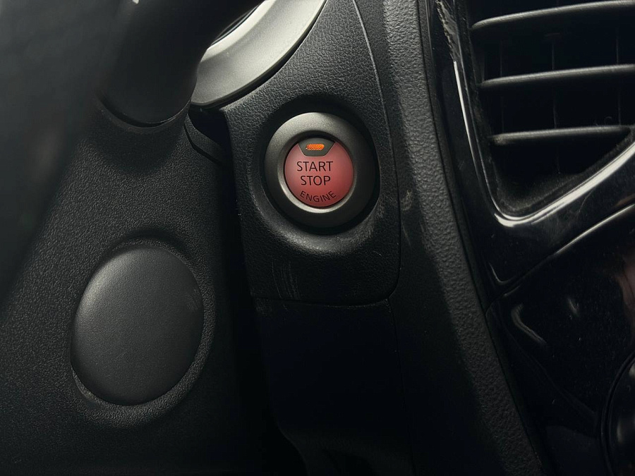 Nissan Juke, 2015г., передний привод, вариатор