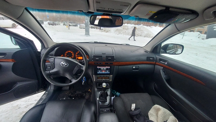 Toyota Avensis, 2008г., передний привод, механика