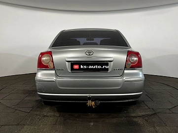Toyota Avensis, 2008г., передний привод, механика
