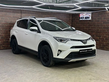 Toyota RAV4, 2018г, полный привод, вариатор
