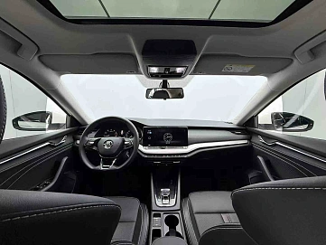 Skoda Octavia, 2023г, передний привод, робот