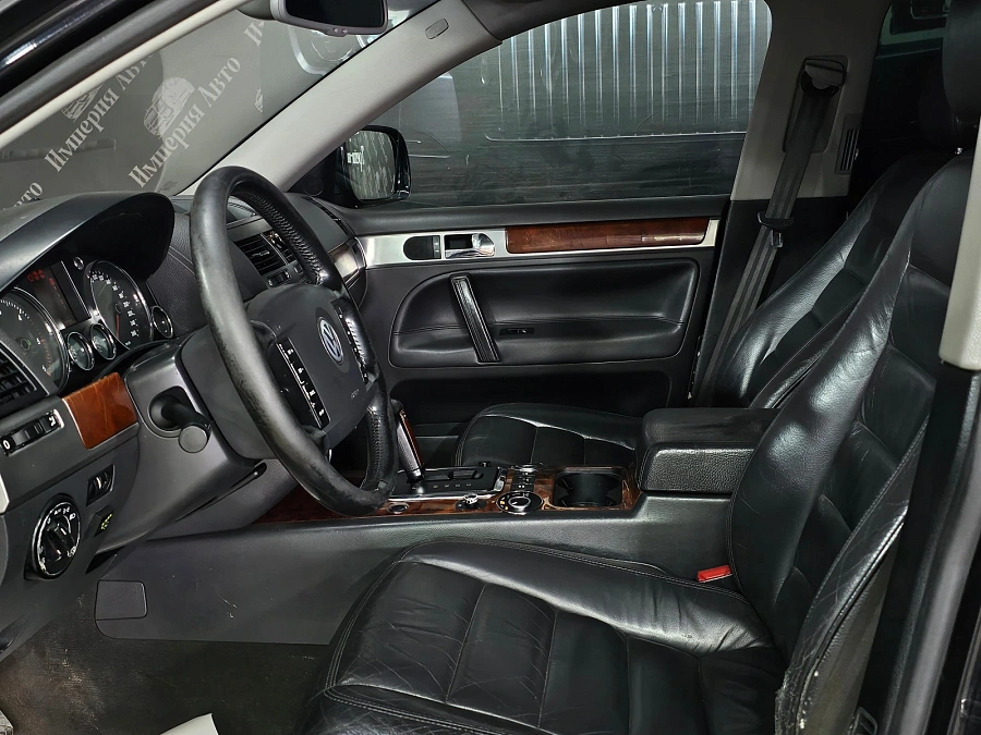 Volkswagen Touareg, 2005г., полный привод, автомат