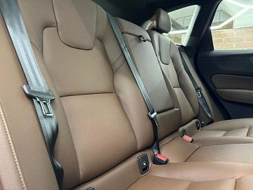 Volvo XC60, 2024г, полный привод, автомат