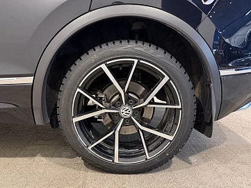 Volkswagen Tiguan, 2019г, передний привод, автомат