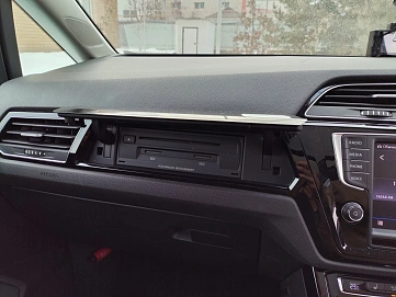 Volkswagen Touran, 2015г, передний привод, робот