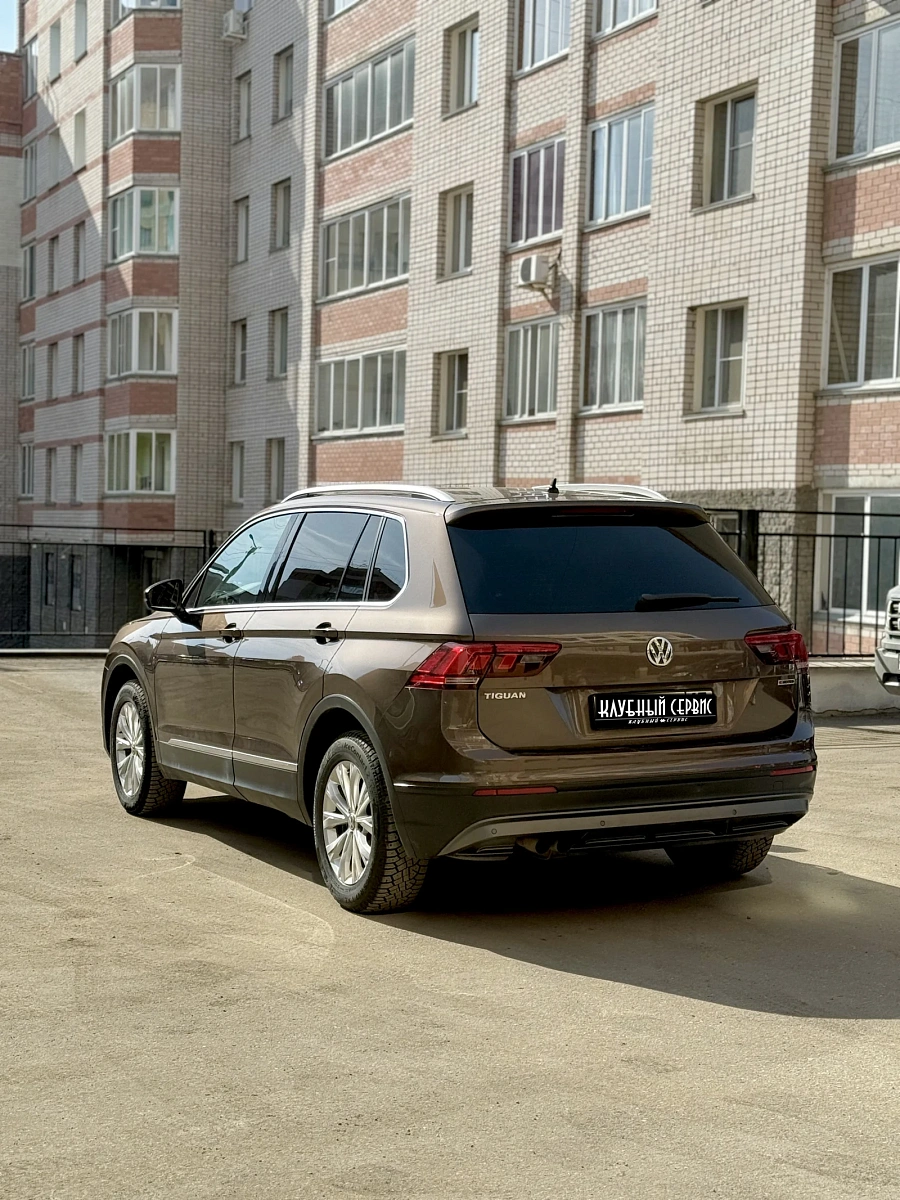 Volkswagen Tiguan, 2018г., полный привод, робот