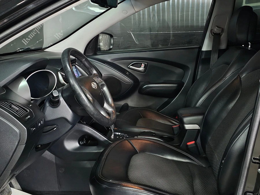 Hyundai ix35, 2012г., передний привод, автомат