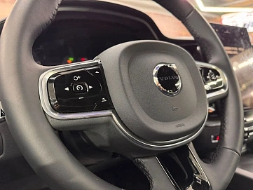 Volvo XC60, 2025г, полный привод, автомат