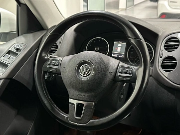 Volkswagen Tiguan, 2012г, полный привод, автомат