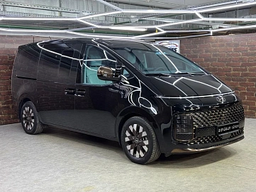 Hyundai Staria, 2022г, передний привод, автомат