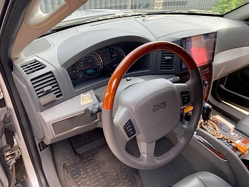 Jeep Grand Cherokee, 2006г, задний привод, автомат