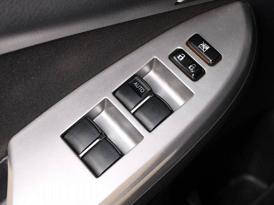 Toyota Corolla, 2012г., передний привод, механика