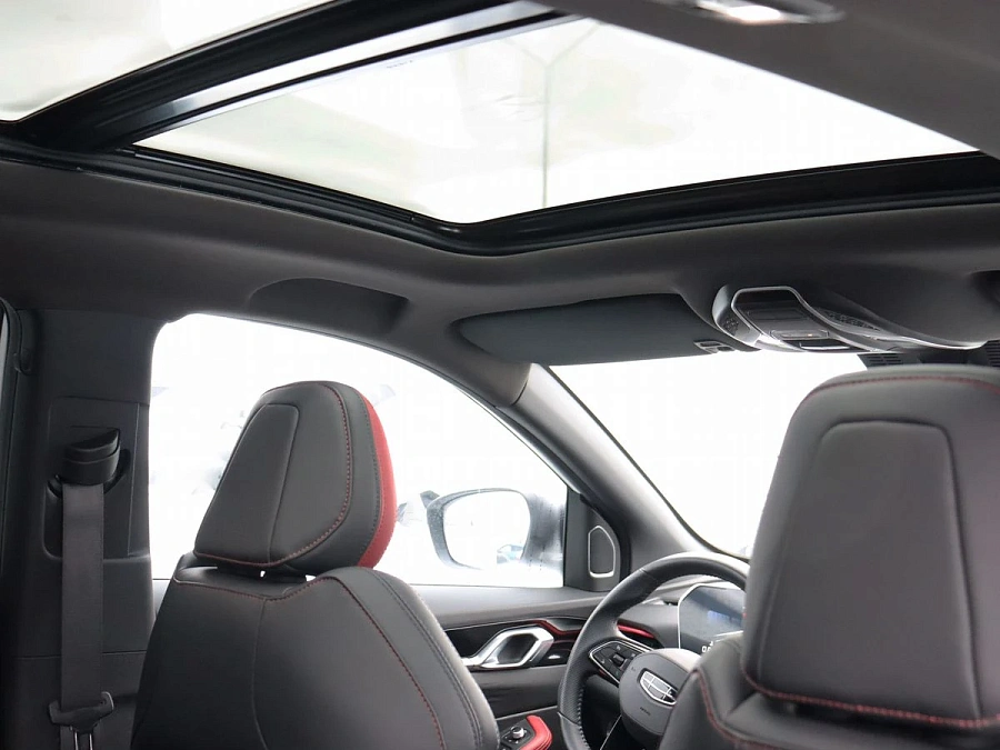 Geely Coolray, 2024г., передний привод, робот