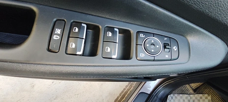 Hyundai Santa Fe, 2019г, передний привод, автомат