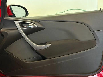 Opel Astra, 2013г, передний привод, автомат