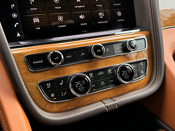 Bentley Bentayga, 2024г, полный привод, автомат