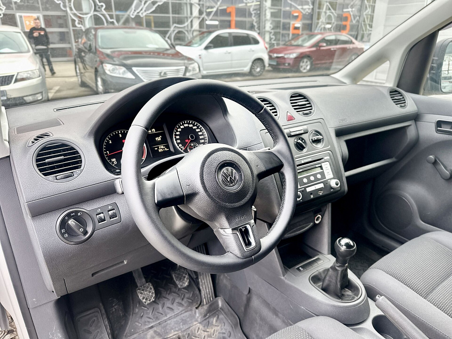 Volkswagen Caddy, 2012г., передний привод, механика