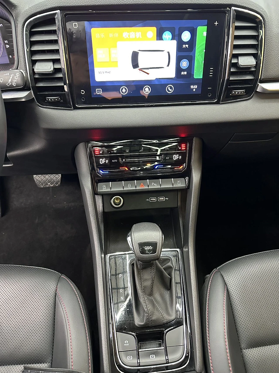 Skoda Karoq, 2021г., передний привод, автомат