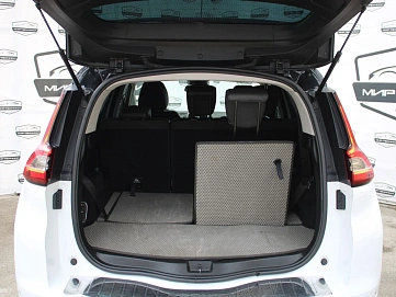 Renault Megane, 2019г, передний привод, робот