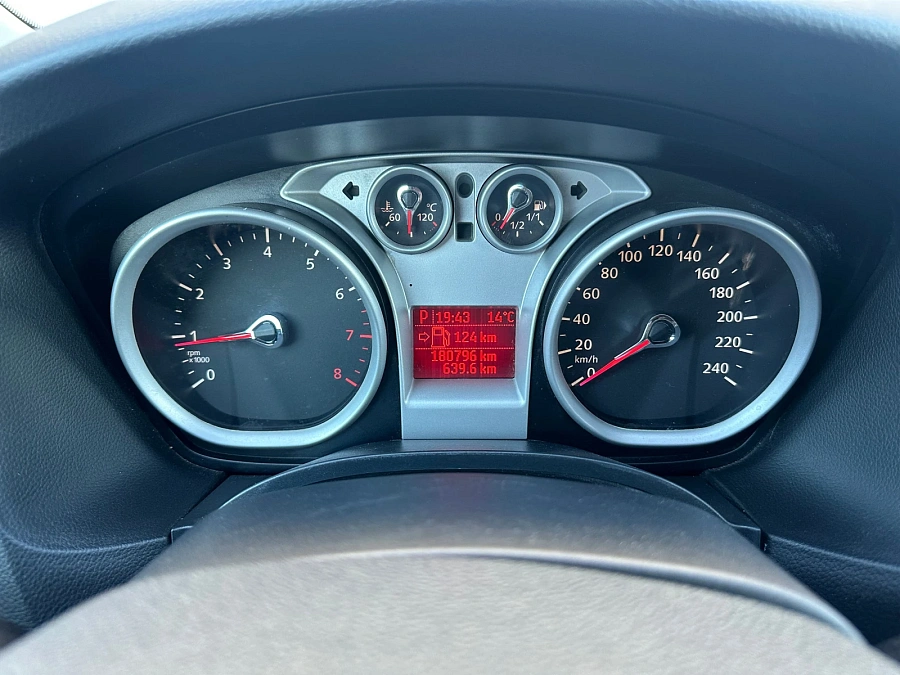 Ford Focus, 2010г., передний привод, автомат