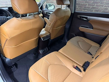 Toyota Highlander, 2025г, полный привод, автомат