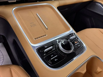 Geely Galaxy Starship 7, 2025г, передний привод, робот