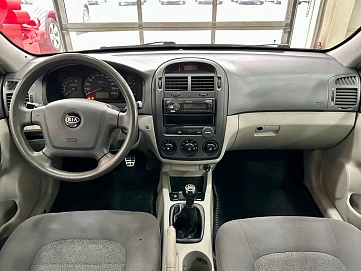 Kia Cerato, 2004г, передний привод, механика