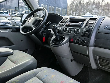 Volkswagen Transporter, 2003г, передний привод, механика