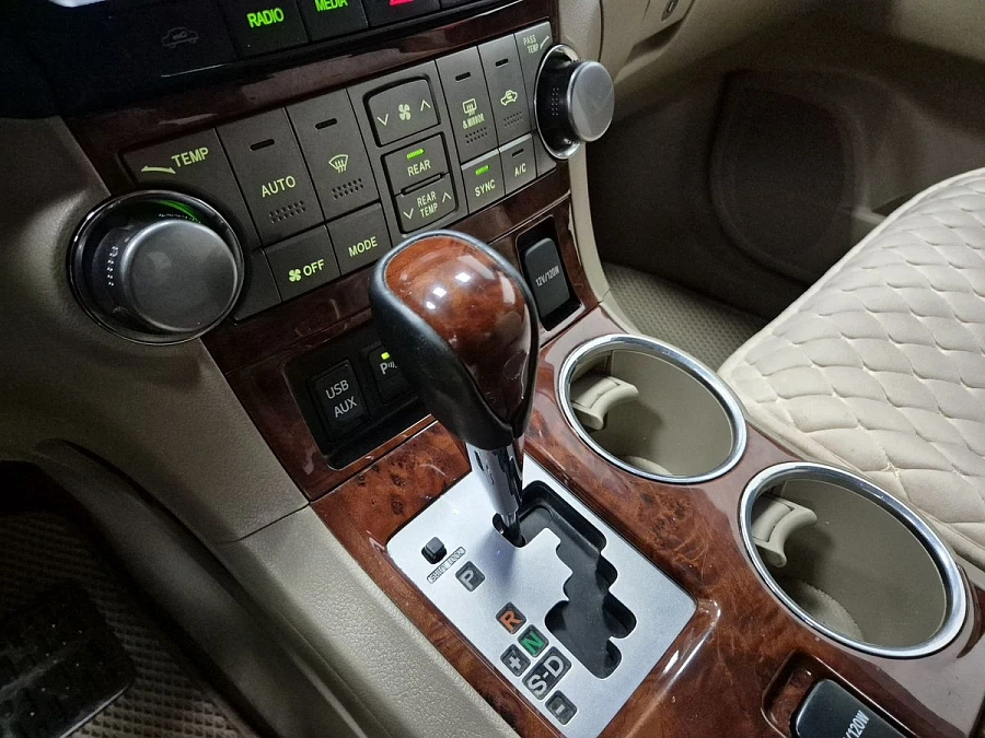 Toyota Highlander, 2011г., полный привод, автомат