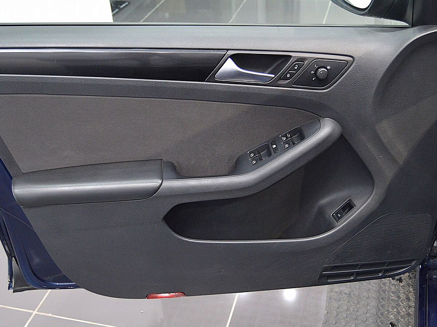 Volkswagen Jetta, 2012г., передний привод, механика