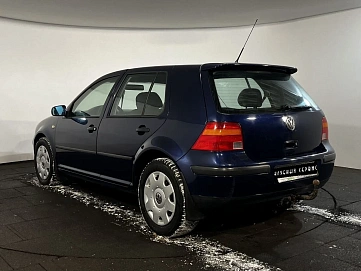 Volkswagen Golf, 2001г, передний привод, механика