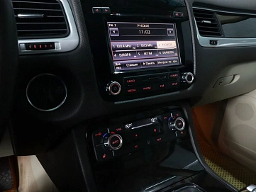 Volkswagen Touareg, 2011г, полный привод, автомат