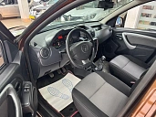Renault Duster, 2012г., полный привод, механика