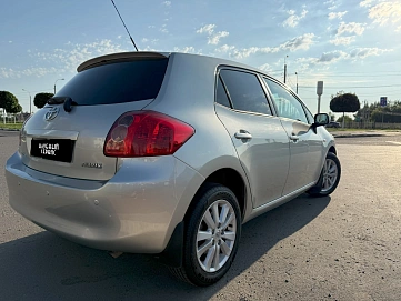 Toyota Auris, 2008г, передний привод, робот