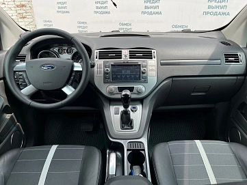Ford Kuga, 2011г, передний привод, автомат
