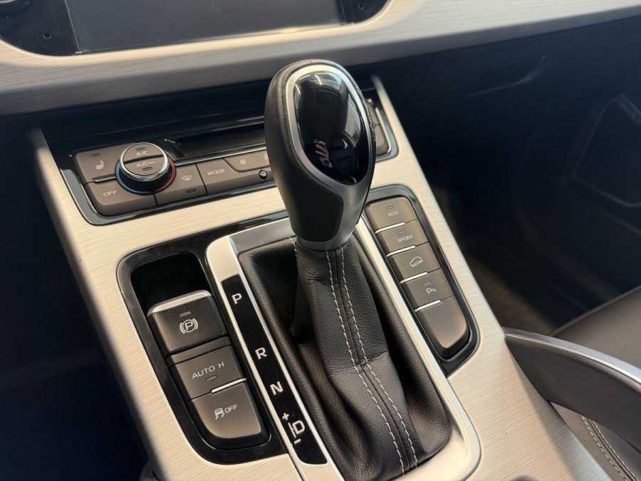 Geely Atlas, 2019г., передний привод, автомат